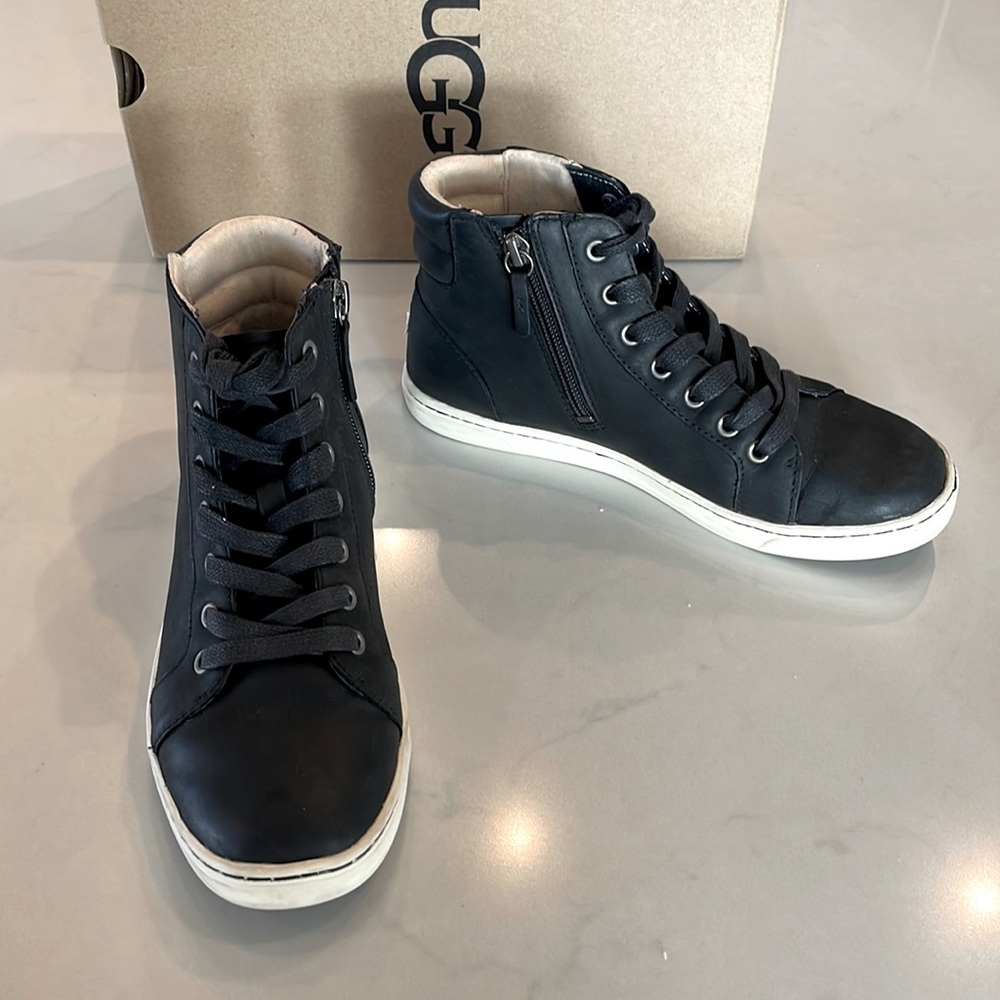 UGG Black Leather High Top “Gradie” Sneaker size 6